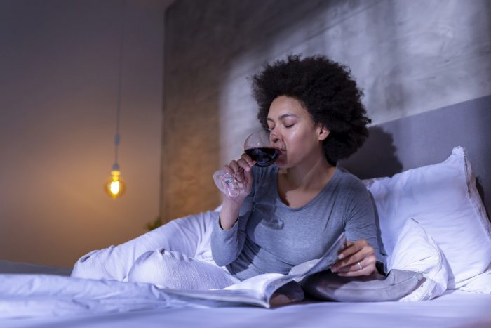Alcohol and sleep. Image source: https://bocaratondentalsleepmedicine.com/blog/2021/09/does-alcohol-help-or-hurt-your-sleep/